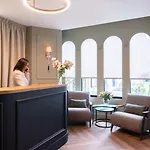Aston Hotel